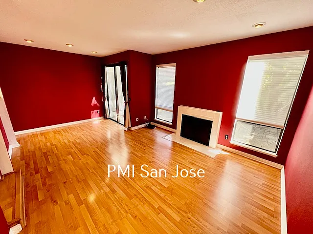 2 Bed 2.5 Bath 1,614sqft townhome in Mountain View — Photo 3