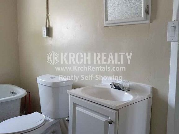 4th image of 628 Belmont Ave #2