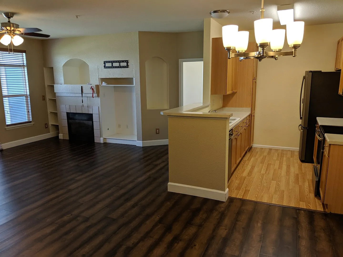 Beautiful Ground Floor Condo, Steps From Light Rail - Close to Fitzsimmons/DIA — Photo 1
