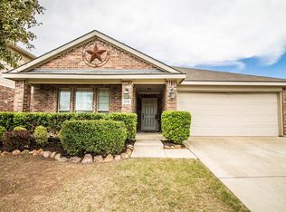 215 Travis Ln, Lavon, TX 75166