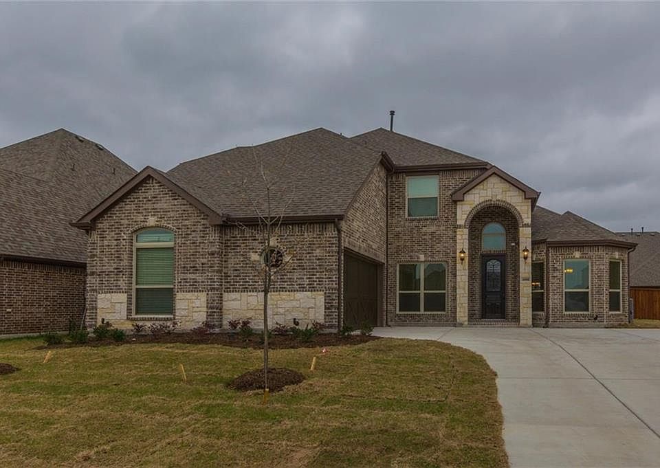 1st image of 1008 Blue Heron Dr