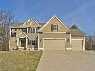 16402 W Willow Dr, Spring Lake, MI 49456