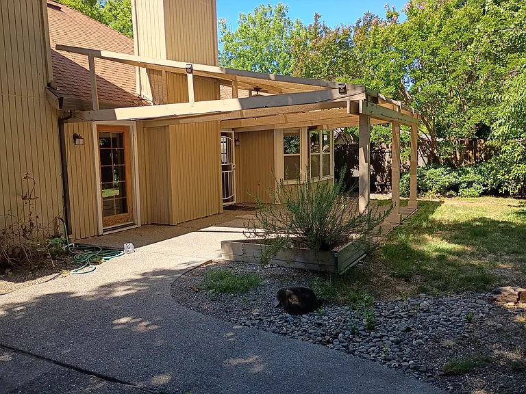 8071 Livorna Way — Photo 32