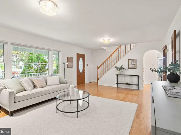 13120 Pennypacker Ln, Fairfax, VA 22033