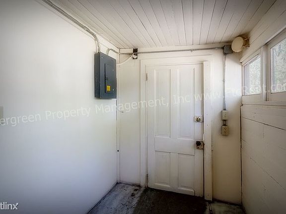 315 N Meldrum-23