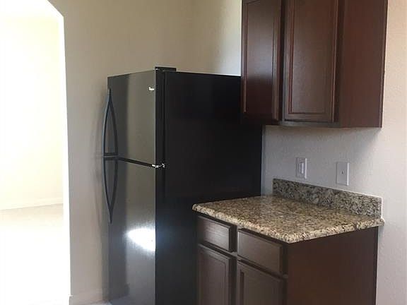 5th image of 1427 Corkwood Dr
