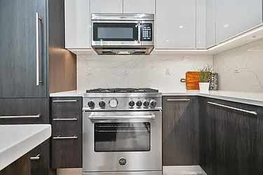 Sold by Avenue Sotheby's International Realty