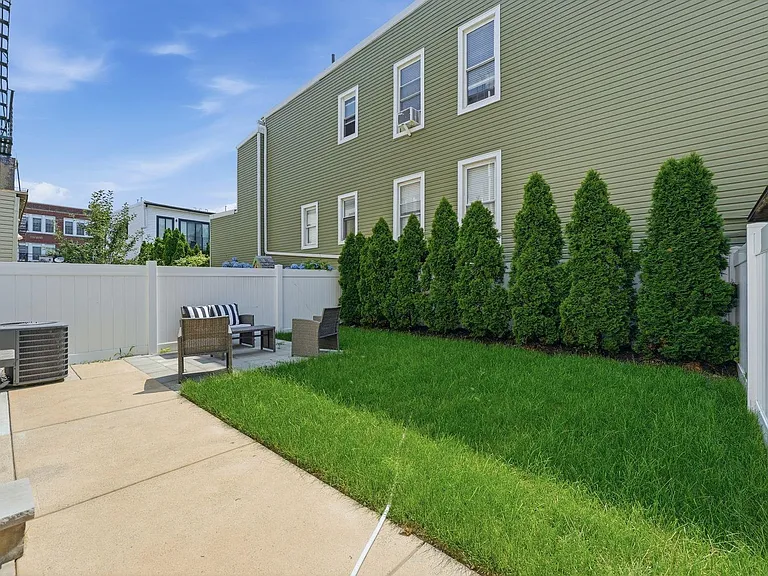 2602 Palisade Ave #1 — Photo 33