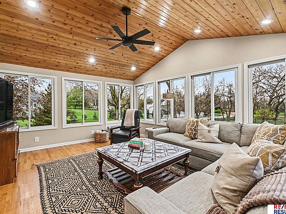3rd image of 21938 Trailridge Blvd