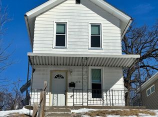 630 E 12th St, Davenport, IA 52803