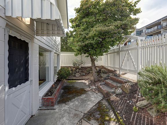 2nd image of 529 Maple St