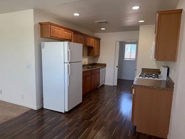 1532 N Erwin St #C — Photo 7