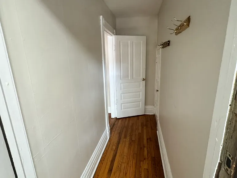 Private entry foyer