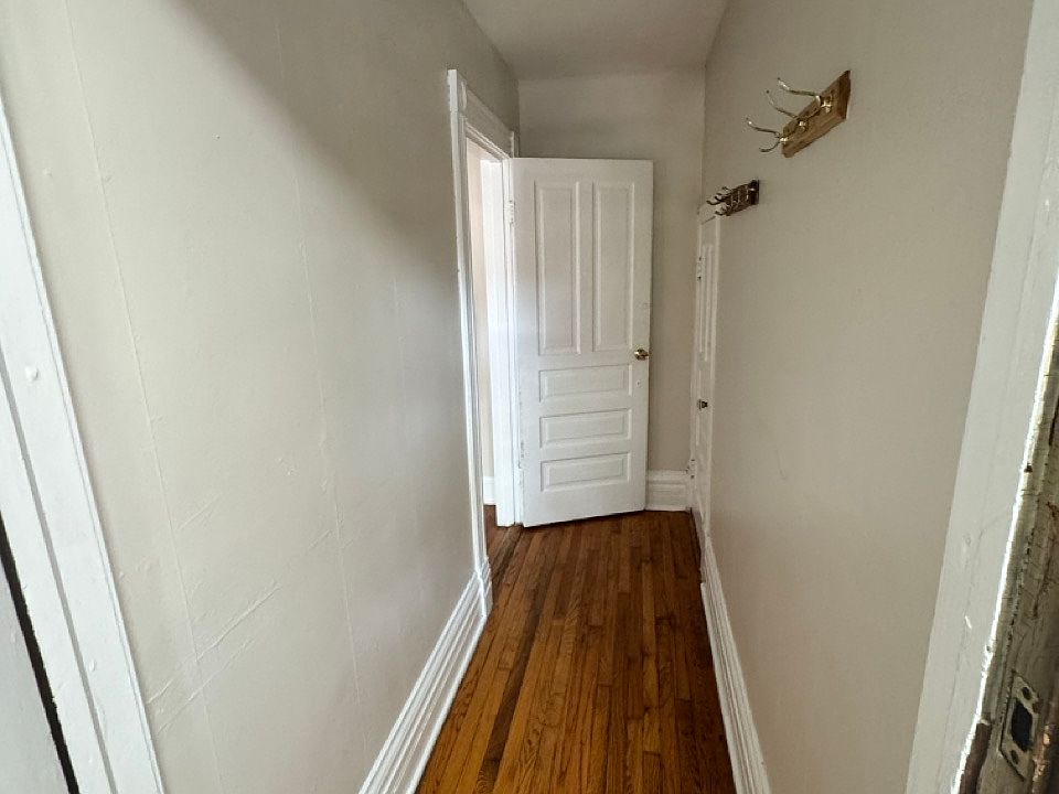 Private entry foyer