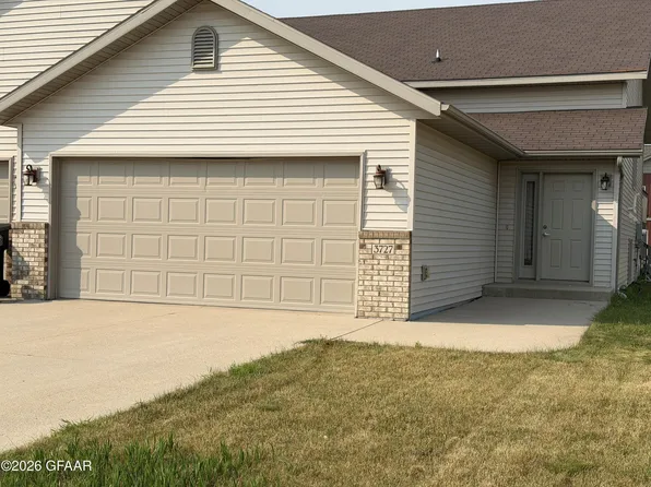 3727 S 19th St, Grand Forks, ND 58201