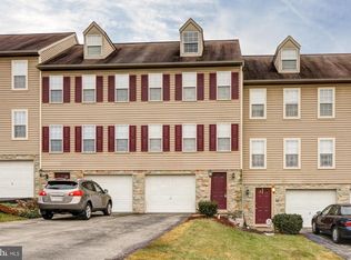 2714 Woodmont Dr, York, PA