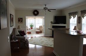3rd image of 211 Goldfinch Ct