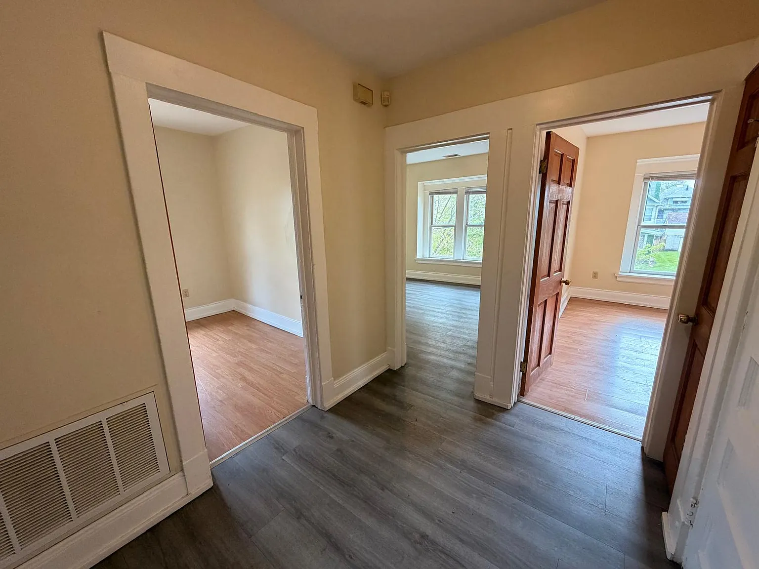 2 bed, 920 sqft, $900 — Photo 3
