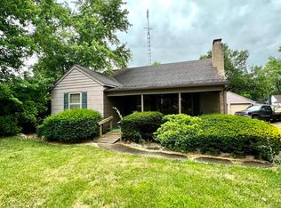 123 10th St, Carmi, IL 62821