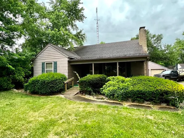 123 10th St, Carmi, IL 62821