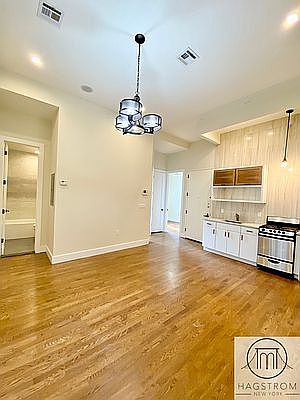 3rd image of 565 Evergreen Ave #4B