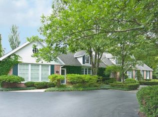 370 Shadowood Ln, Northfield, IL