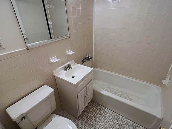 5th image of 411 W 24th St #4B
