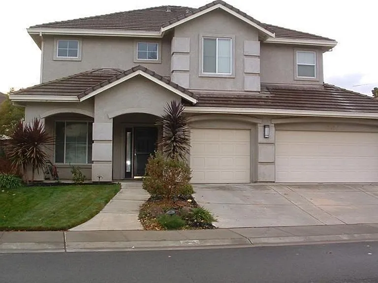 2521 Marta Bella Way — Photo 1