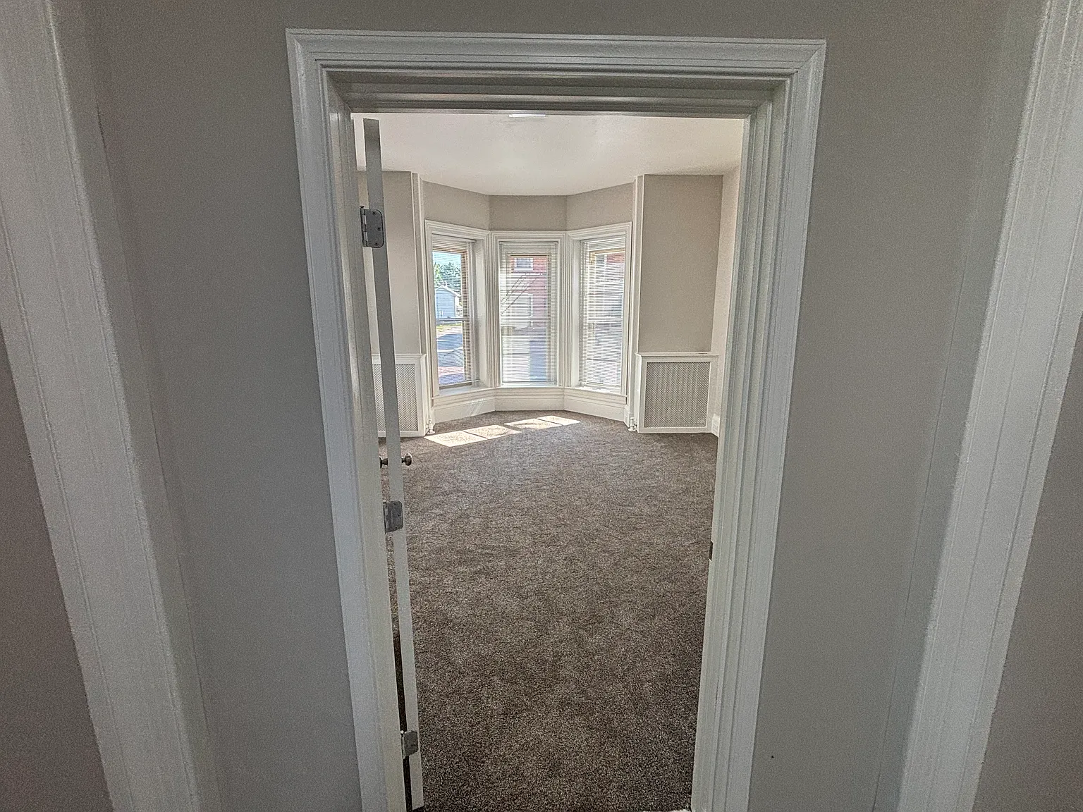3 bed, 1335 sqft, $2,100 — Photo 1