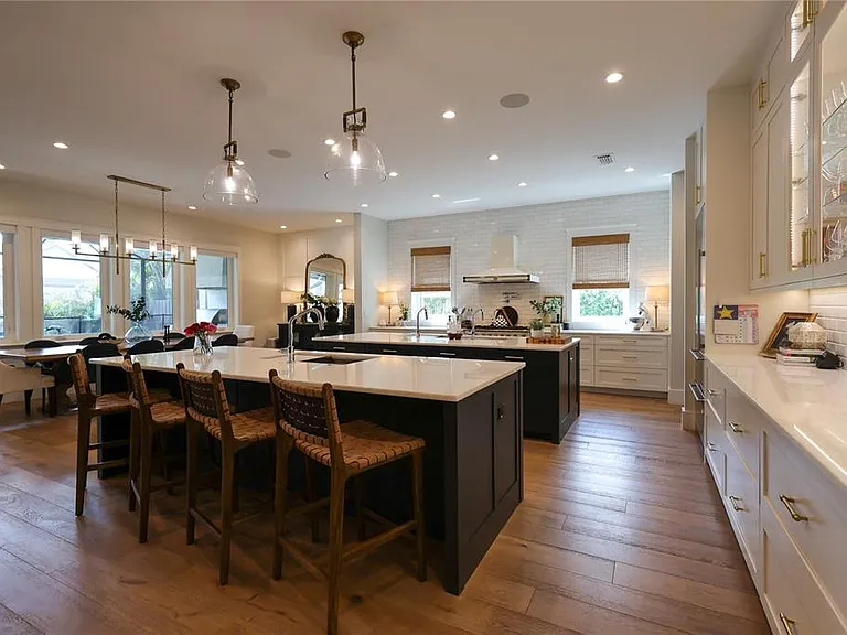 2402 W Parkland Blvd — Photo 17