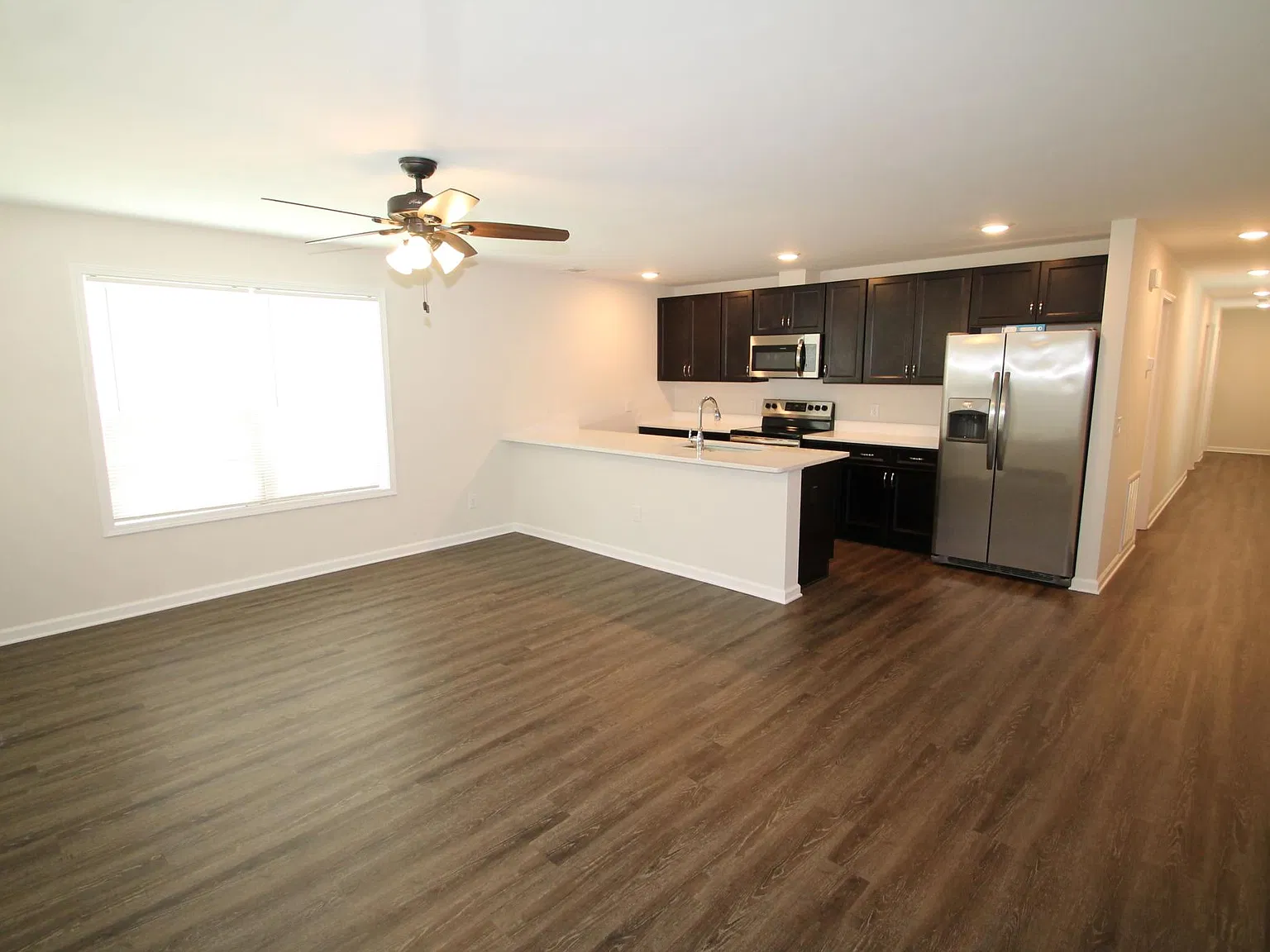 2 bed, 1000 sqft, $1,575 — Photo 3