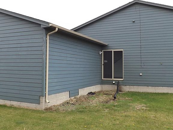 3rd image of 701 Almond Ave