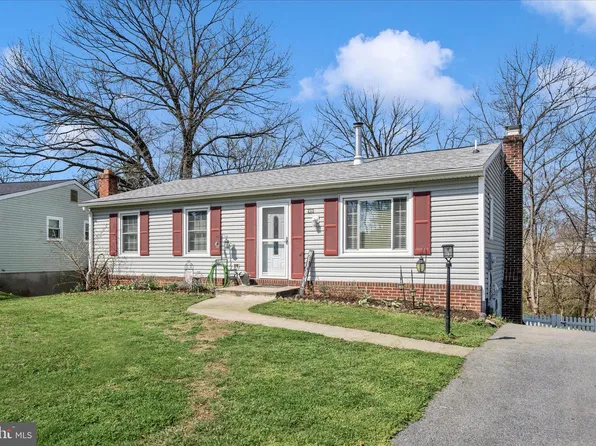 233 Wintergreen Ln, Brunswick, MD 21716