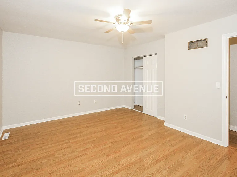 11032 N Harrison St — Photo 10