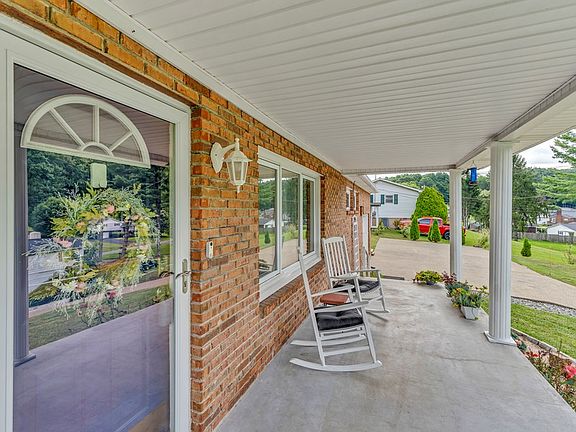 3rd image of 264 Pleasant Dr