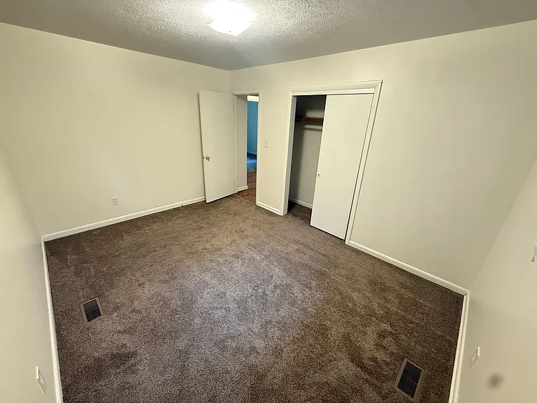 825 S Luster Ave — Photo 19