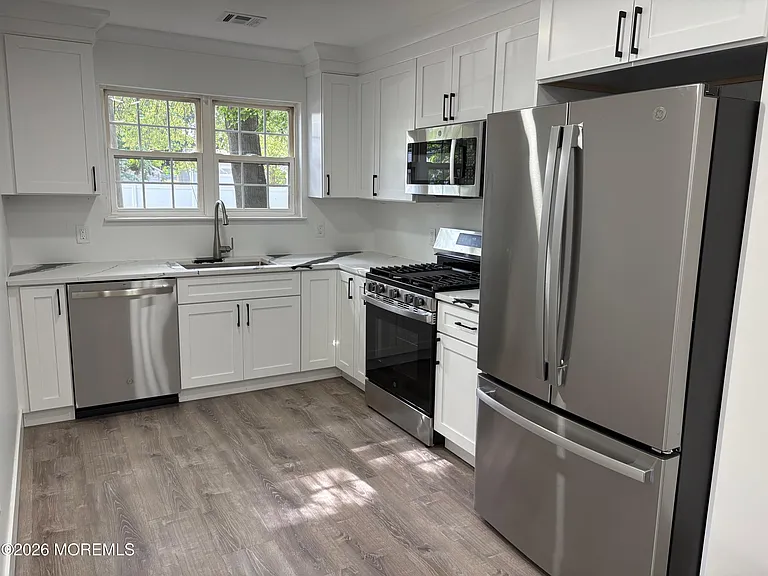 240 Atlantic Ave — Photo 3
