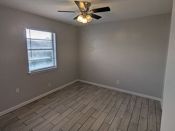 5th image of 4308 Zephyr Rd #205