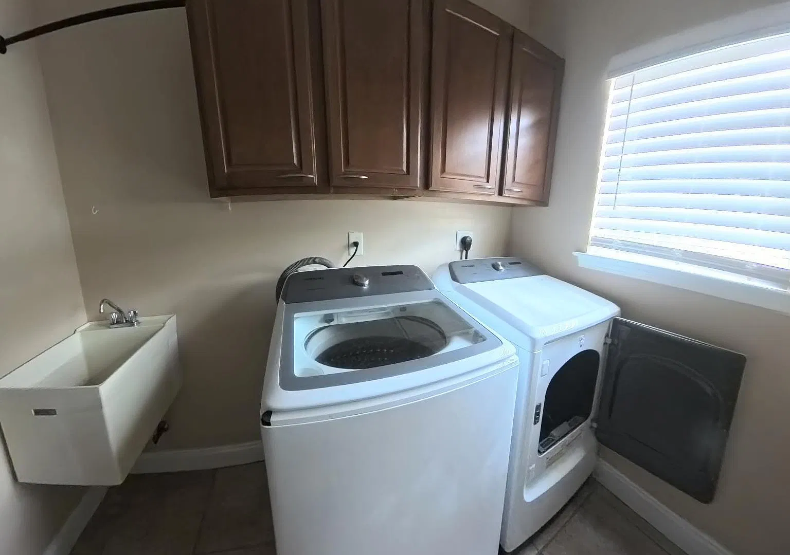 3 bed, 2.5 bath, 2287 sqft, $2,500 — Photo 4