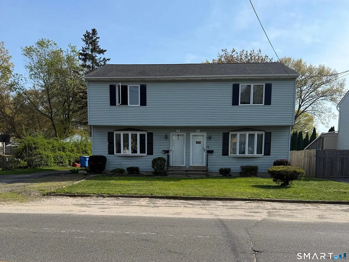 Building Photo - 219 Nichols Dr