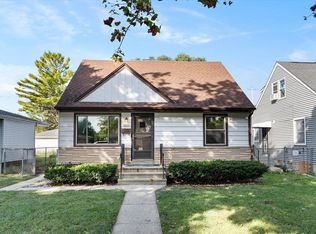 5851 N 79th St, Milwaukee, WI 53218