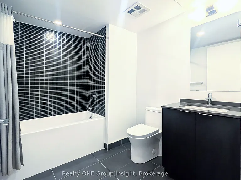1 Jarvis St #425 — Photo 9
