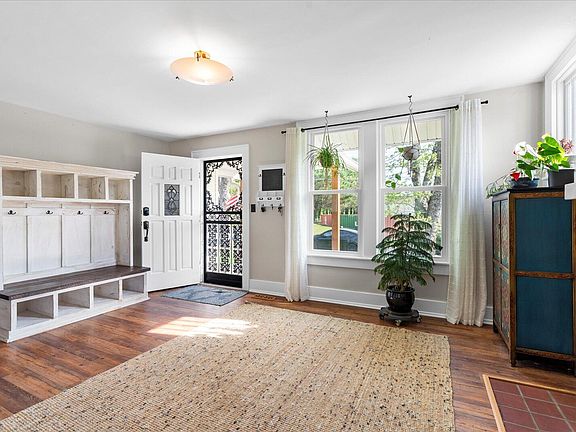 5th image of 10 Glenron St