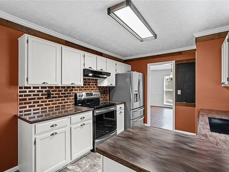 4240 Sugar Mill Dr — Photo 9