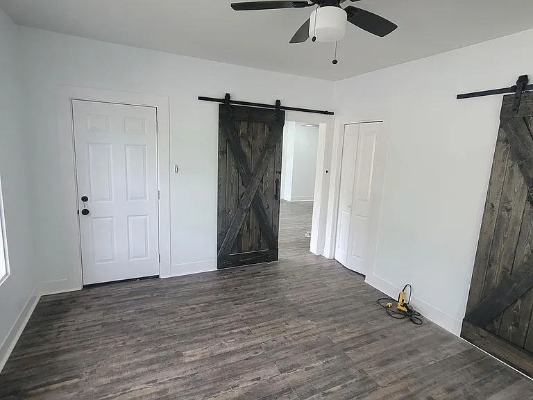 2820 Fort Ave — Photo 50