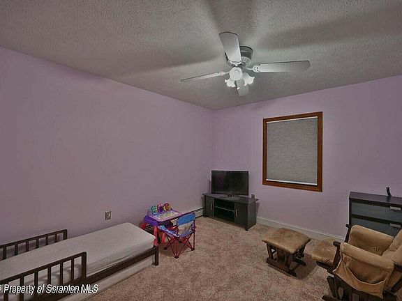 3rd image of 93 Bender Rd