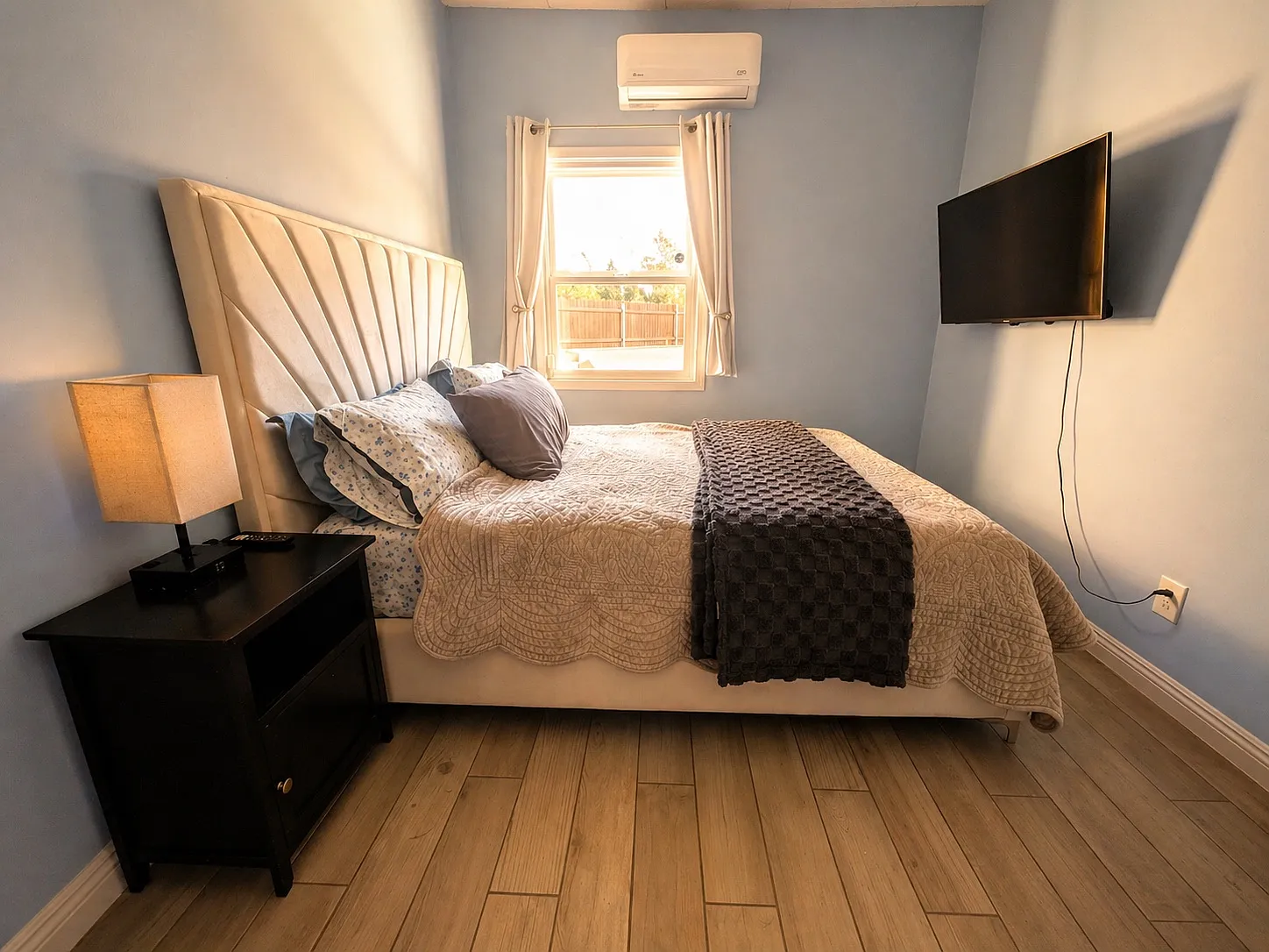 3 bed, 1200 sqft, $1,600 — Photo 2