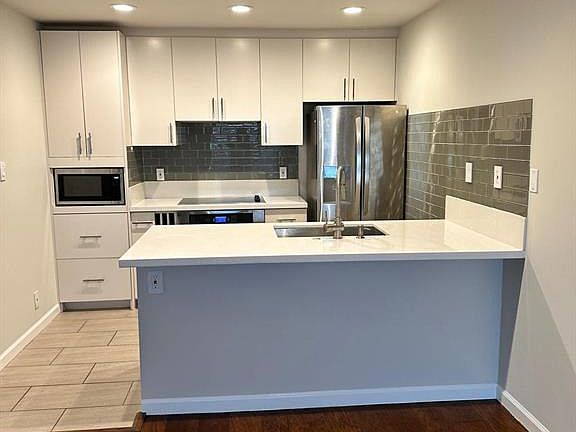 3rd image of 3110 Red River St APT 302