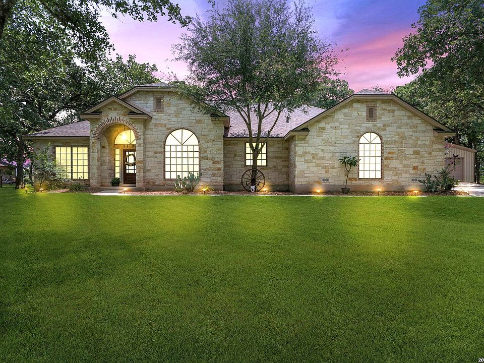 1st image of 351 ROSEWOOD DR