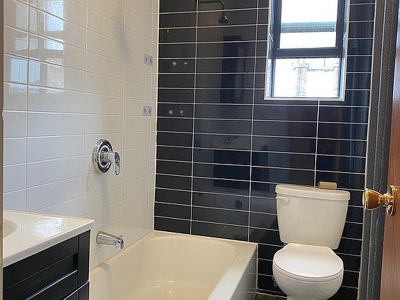 4th image of 2111 Beekman Pl APT 6B